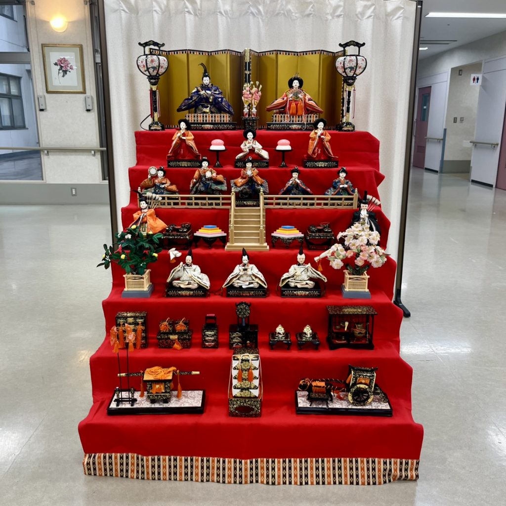 リストーロ若宮　2026年3月玄関ディスプレイ